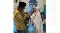 H. Maulana Kembali Bagikan Paket Sembako ke Warga Kenali Asam Bawah H. Maulana Kembali Bagikan Paket Sembako ke Warga Kenali Asam Bawah
