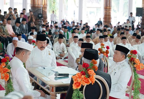 Akad nikah Esy Risdianti putri sulung Gubernur Jambi, Al Haris di Masjid Agung Al-Falah