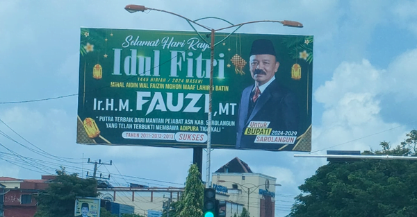 baliho fauzi disalah satu titik di kabupaten sarolangun.