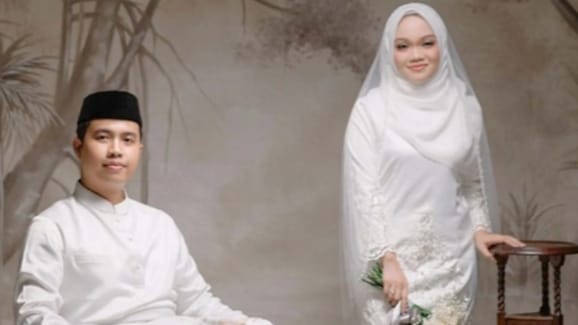 dr essy risdianti dan muhammad iqbal. dr essy risdianti dan muhammad iqbal.