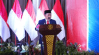 gubernur saat menghadiri upacara pengukuhan kepala perwakilan bank indonesia provinsi jambi