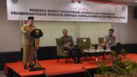 gubernur saat pembukaan rapat koordinasi sinergi dan penguatan pemberantasan korupsi kepada kepala daerah se provinsi jambi bersama komisi pemberantasan korupsi (kpk) republik indonesia.