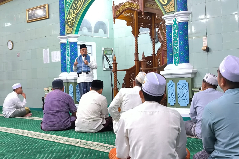 h.maulana safari ramadan di masjid al muqarrobin telanaipura h.maulana safari ramadan di masjid al muqarrobin telanaipura