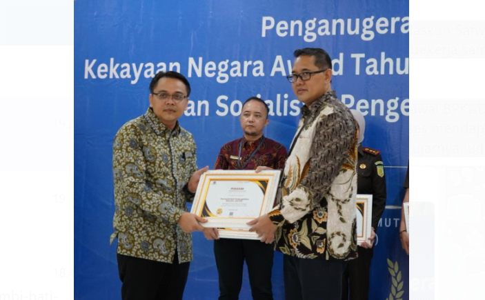 pemkab muaro jambi raih penghargaan dari kpknl pemkab muaro jambi raih penghargaan dari kpknl