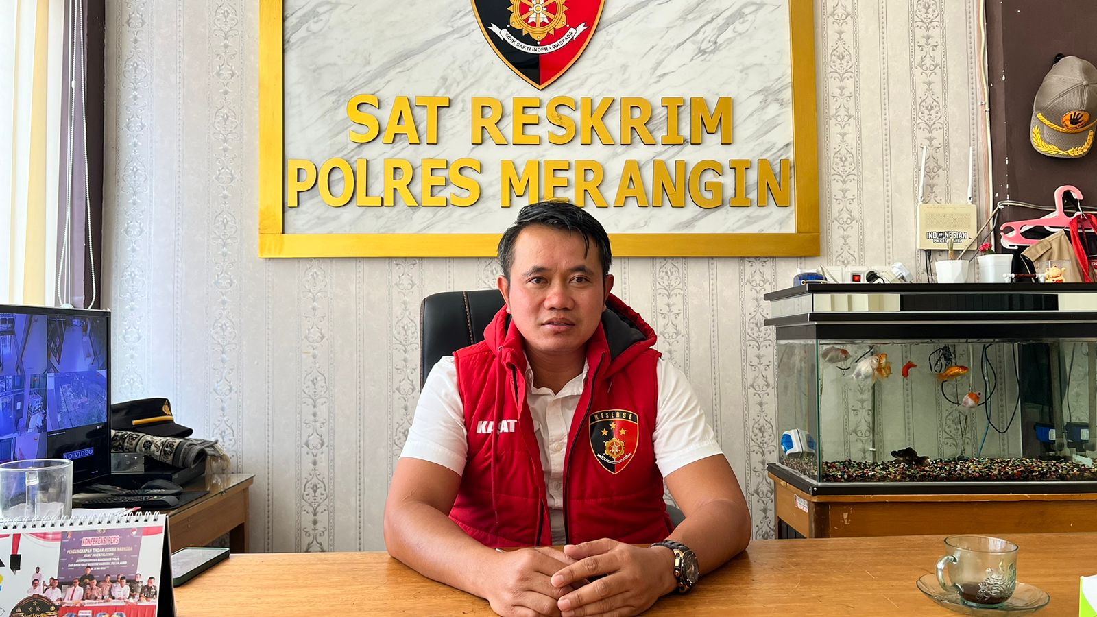 Kasat Reskrim Polres Merangin IPTU Mulyono saat memberikan keterangan pers. Kamis (2/5/2024). Kasat Reskrim Polres Merangin IPTU Mulyono saat memberikan keterangan pers. Kamis (2/5/2024).