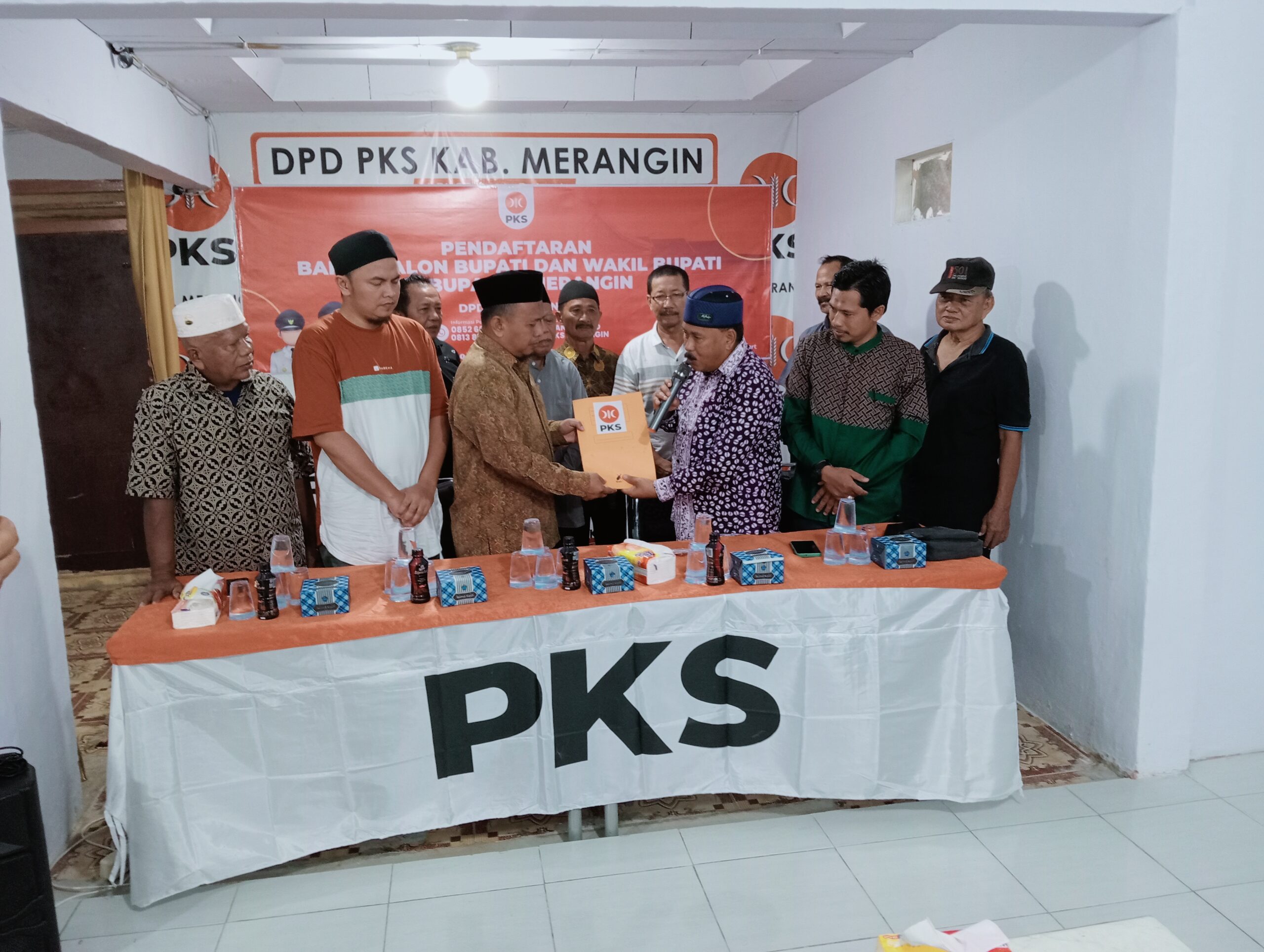 Maju di Pemilihan Bupati (Pilbup) Merangin 2024, H Abdul Khafied Moein daftar di PKS. Sabtu (4/5/2024).