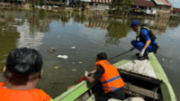 Ditpolairud Polda Jambi Bersama Mahasiswa Unbari Sensus Sampah dari Sungai Hingga Pasar