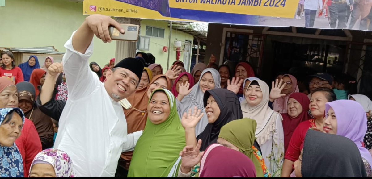 H Abdul Rahman atau HAR BACALON Walikota Jambi.