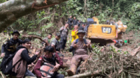 tim gabungan polda jambi tertibkan aktivitas peti di sungai telang