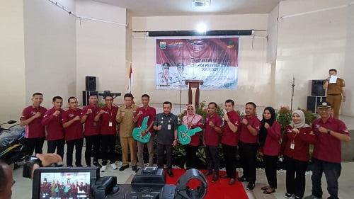 al haris serahkan motor operasional kepada koordinator pkh se provinsi jambi al haris serahkan motor operasional kepada koordinator pkh se provinsi jambi