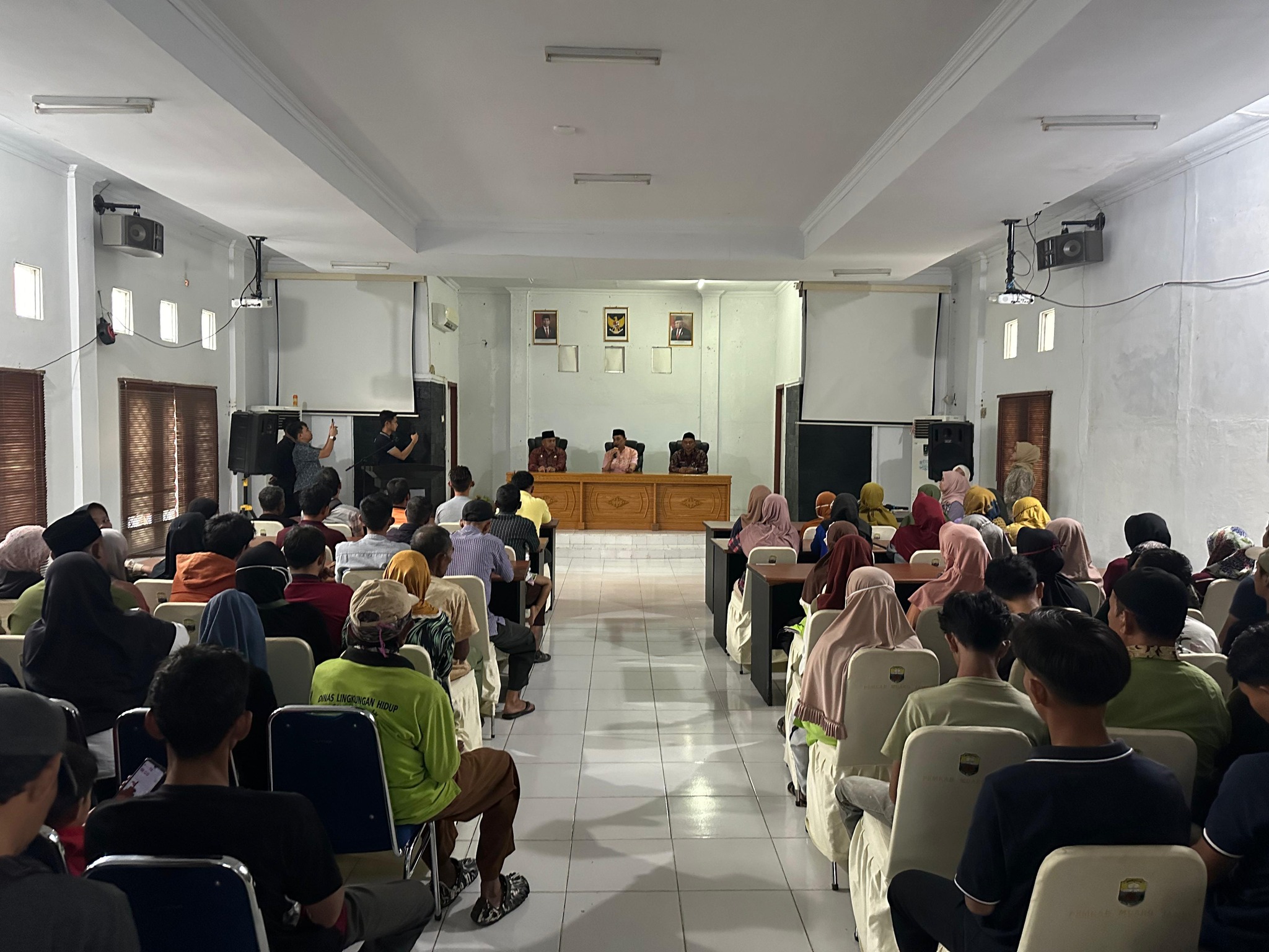 bantuan ke pekerja kebersihan