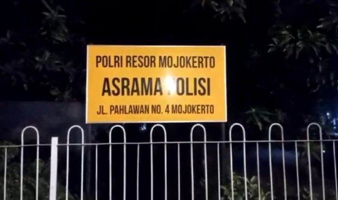 ekerasan dalam rumah tangga (kdrt) di asrama polisi mojokerto, jawa timur menyebabkan korban luka bakar hingga 90 persen. ekerasan dalam rumah tangga (kdrt) di asrama polisi mojokerto, jawa timur menyebabkan korban luka bakar hingga 90 persen.