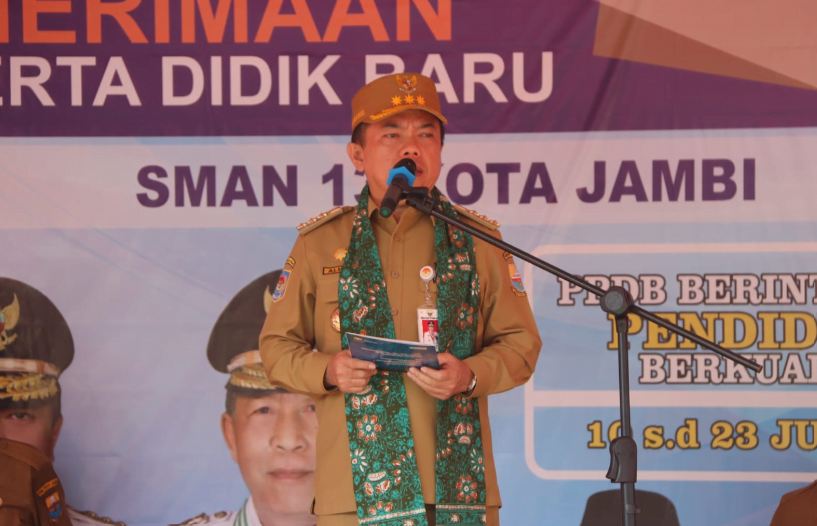 gubernur jambi, al haris saat apel ppdb tahun ajaran 2024 2025 di sman 13 kota jambi gubernur jambi, al haris saat apel ppdb tahun ajaran 2024 2025 di sman 13 kota jambi