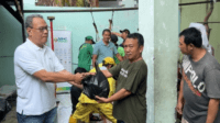 terima daging kurban dari mnc peduli, warga kecamatan menteng bersyukur