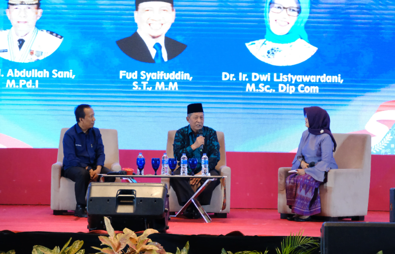 wagub sani saat jadi pembicara pada temu kerja tim penurunan stunting