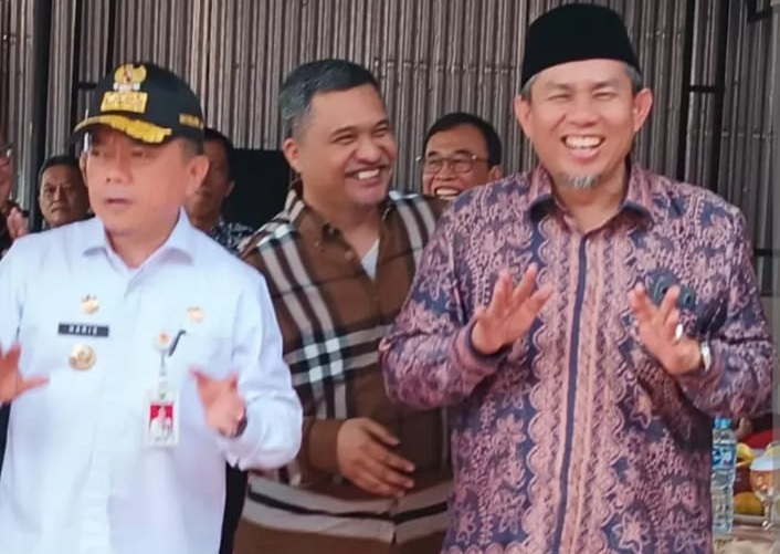 al haris (kiri) dan h abdul rahman (kanan).