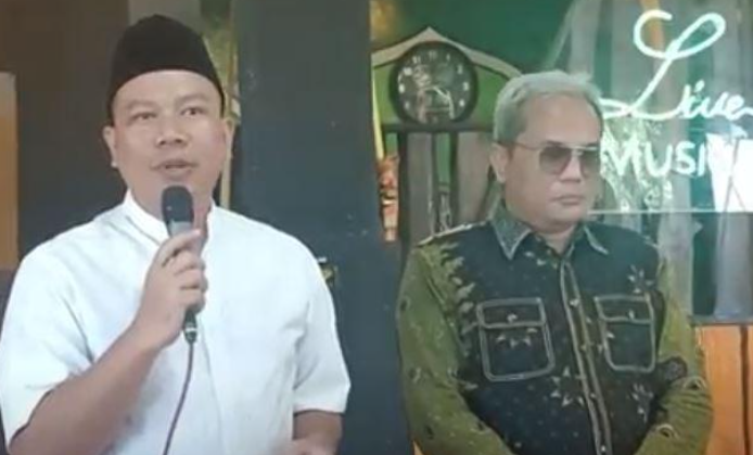 artis sekaligus presneter vicky prasetyo saat deklarasi maju sebagai bakal cawabup pemalang di pilkada 2024, artis sekaligus presneter vicky prasetyo saat deklarasi maju sebagai bakal cawabup pemalang di pilkada 2024,