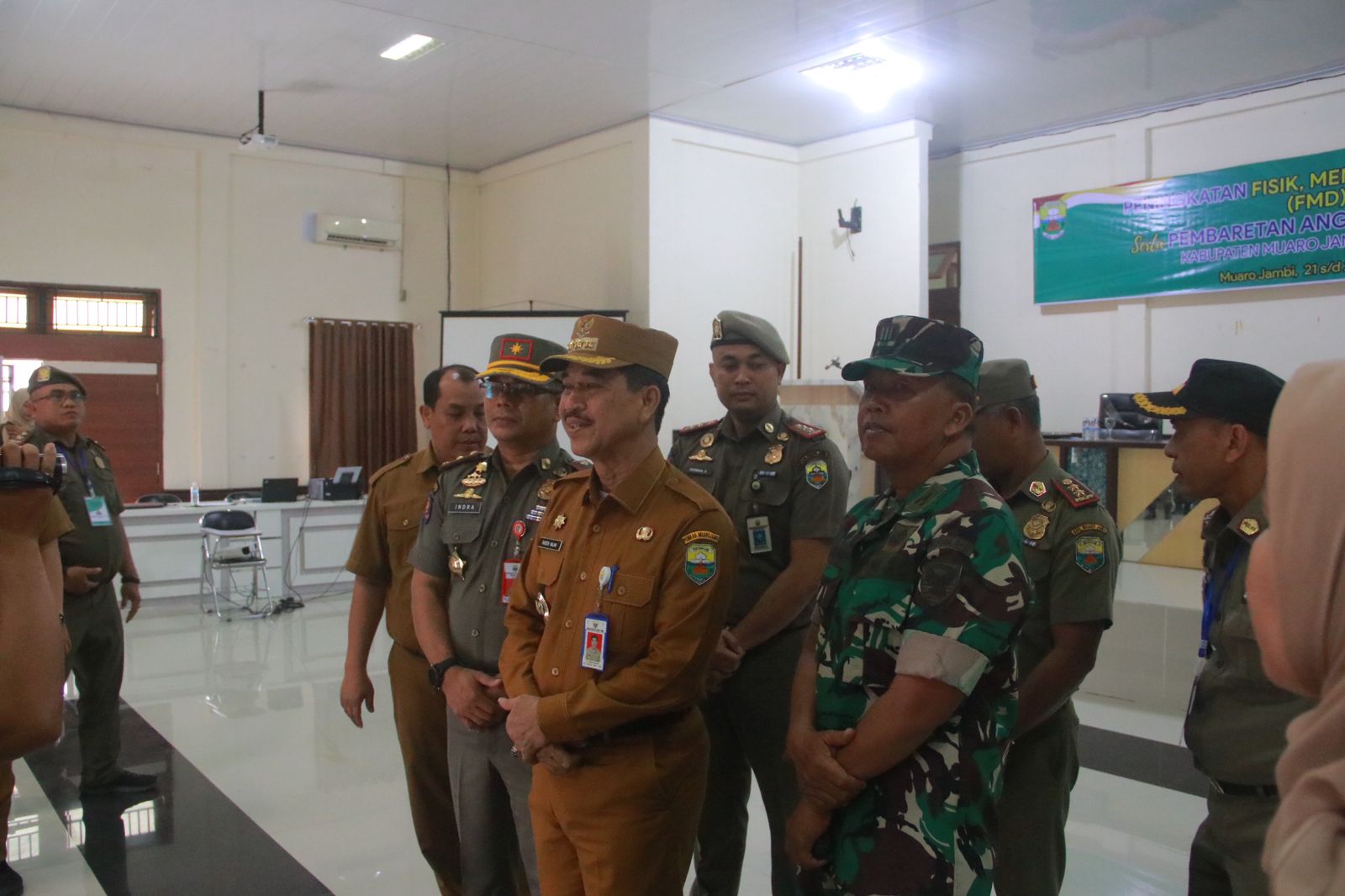 bantuan mobil ambulance