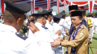 gubernur jambi, al haris menghadiri dan menyaksikan pengukuhan perpanjangan 2 tahun masa jabatan kepala desa se kabupaten kerinci