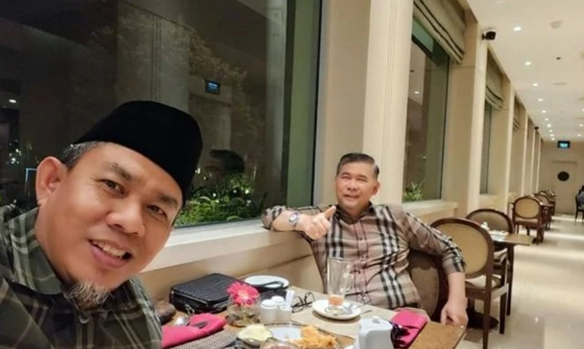 H Abdul Rahman (kiri) bersama mantan Walikota Jambi Sy Fasha. Foto : ist H Abdul Rahman (kiri) bersama mantan Walikota Jambi Sy Fasha. Foto : ist