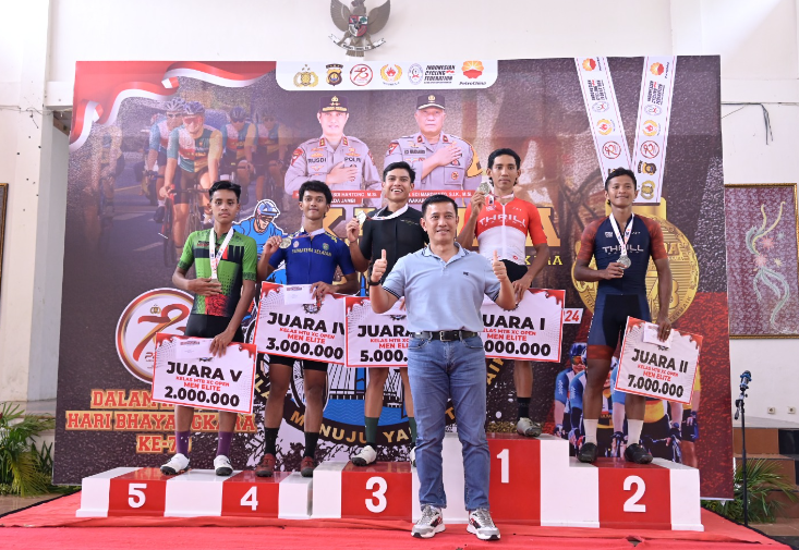 irjen pol rusdi hartono tutup kejuaraan balap sepeda kapolda cup bhayangkara siginjai presisi 2024