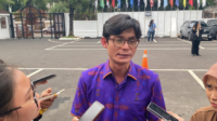 komisioner kpu august mellaz