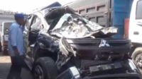 mobil milik bea cukai kecelakaan di tol jombang saat mengejar elf diduga angkut rokok ilegal.