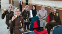 sebanyak 59 pegawai kejari bangka selatan dites urine.