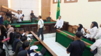 suasana persiapan sidang praperadilan pegi setiawan di pn bandung.