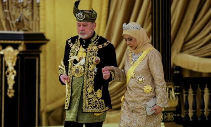 sultan ibrahim iskandar dilantik sebagai raja malaysia ke 17,