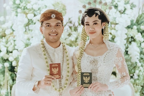 thariq dan aaliyah resmi berstatus suami istri thariq dan aaliyah resmi berstatus suami istri