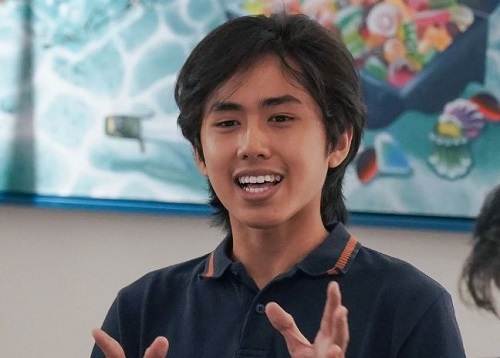 tips ala farel tarek saat kendaraan terjebak di rel kereta api