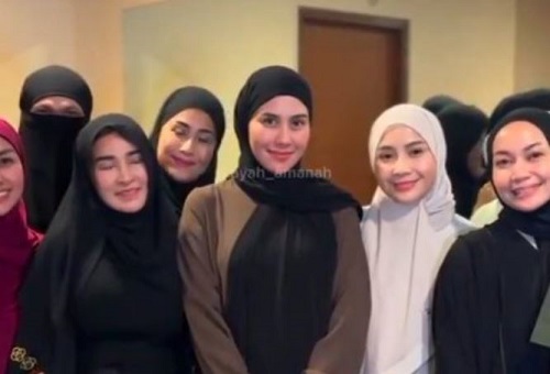 wanda hara pakai cadar