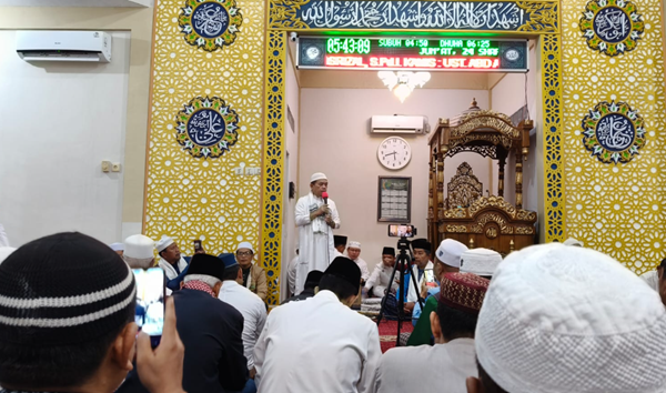 al haris subuh berjamaah bersama warga di masjid saiful karim kebun kopi al haris subuh berjamaah bersama warga di masjid saiful karim kebun kopi