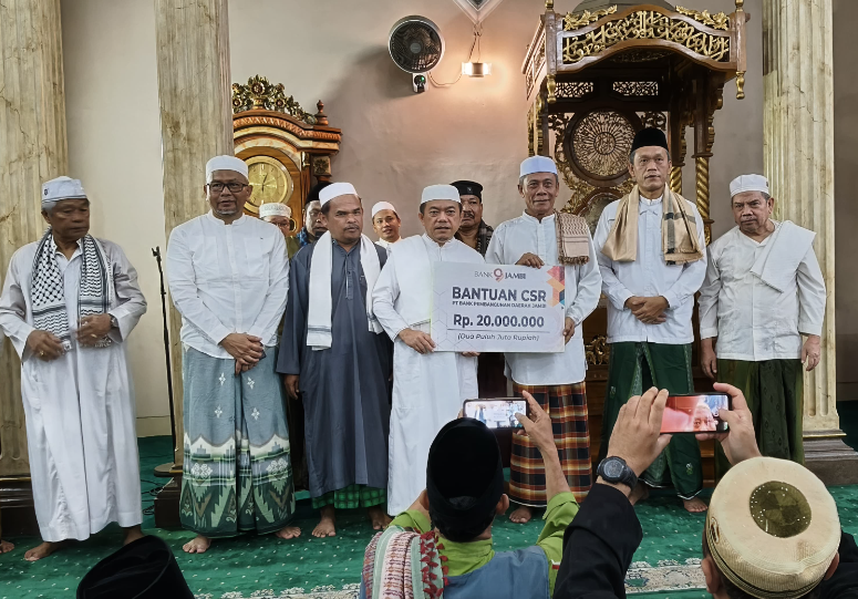 gubernur jambi al haris safari subuh di masjid asy syuhada simpang rimbo
