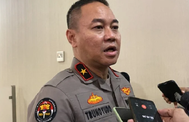 karopenmas divisi humas polri, brigjen pol trunoyudo wisnu andiko di jagakarsa, jakarta selatan.