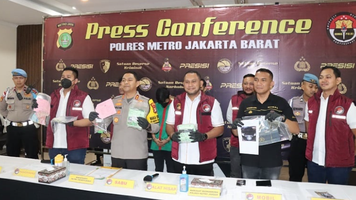 satresnarkoba polres metro jakarta barat menangkap mu (23) yang menjadi kurir sabu 11 kg satresnarkoba polres metro jakarta barat menangkap mu (23) yang menjadi kurir sabu 11 kg