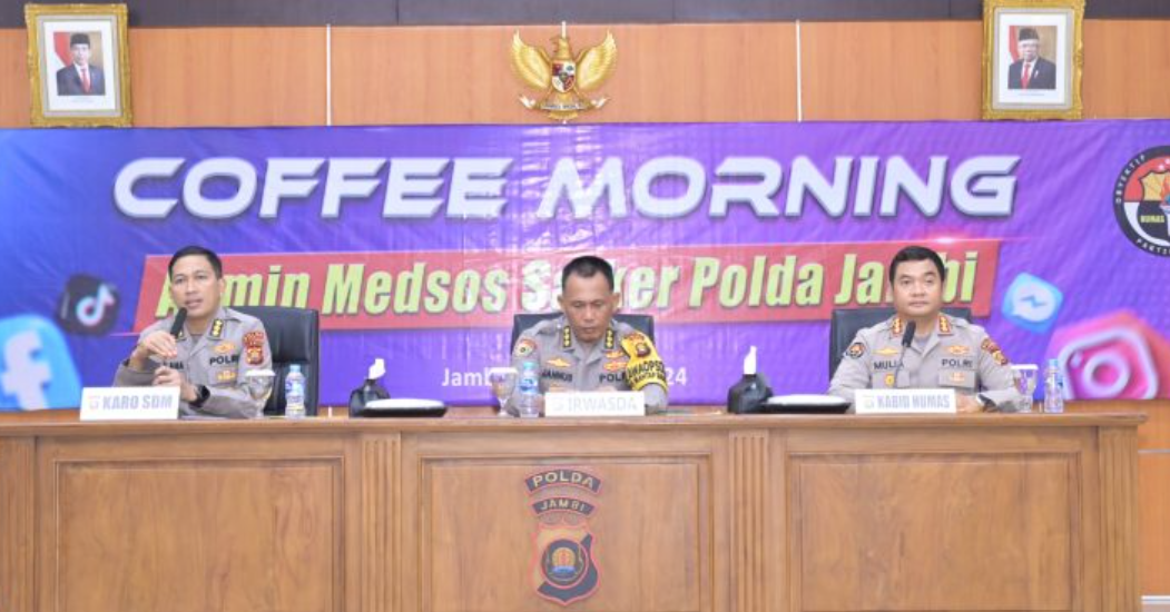 Bidhumas Polda Jambi mengadakan kegiatan Coffee Morning bersama para admin media sosial dari setiap satuan kerja (Satker) di lingkungan Polda Jambi Bidhumas Polda Jambi mengadakan kegiatan Coffee Morning bersama para admin media sosial dari setiap satuan kerja (Satker) di lingkungan Polda Jambi