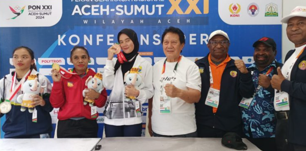 atlet angkat besi jambi sumbang dua perunggu