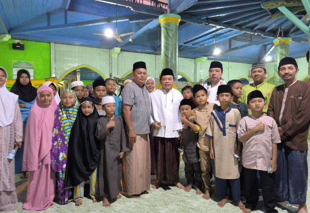 gubernur jambi, al haris melaksanakan kegiatan safari subuh di masjid raya baitusalam, desa kunkai, kecamatan bangko, kabupaten merangin. gubernur jambi, al haris melaksanakan kegiatan safari subuh di masjid raya baitusalam, desa kunkai, kecamatan bangko, kabupaten merangin.