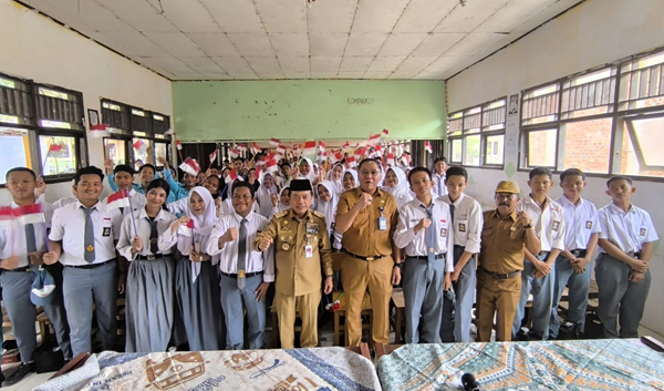 gubernur jambi, al haris saat hadiri dialog kebangsaan di smk 5 tanjab barat