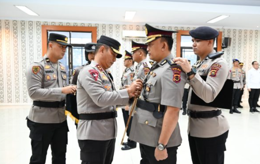 kapolda jambi pimpin sertijab dua kapolres