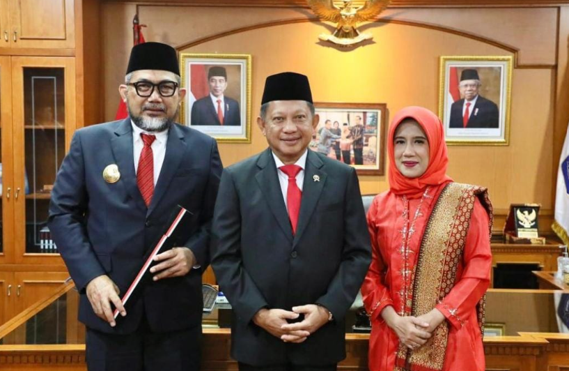 mendagri tunjuk sekda sudirman jadi pjs gubernur jambi