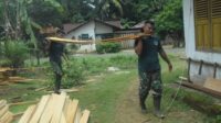 Satgas TNI Manunggal Membangun Desa (TMMD) ke-122 Kodim 0420/Sarko komitmen mendukung program ketahanan pangan nasional, salah satu kegiatannya kali ini dengan membangunkan saung untuk warga Desa Bedeng Rejo, Kecamatan Bangko Barat, Kabupaten Merangin. 