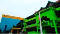 Memasuki jenjang pendidikan tinggi merupakan langkah besar, dan memilih universitas yang tepat adalah kunci kesuksesan di masa depan.