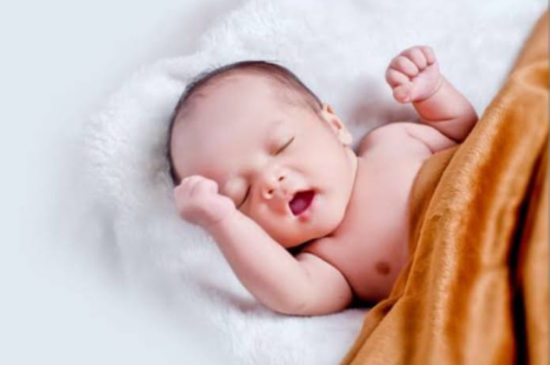memberikan nama yang indah dan berarti bagi bayi perempuan adalah salah satu bentuk kasih sayang orang tua.