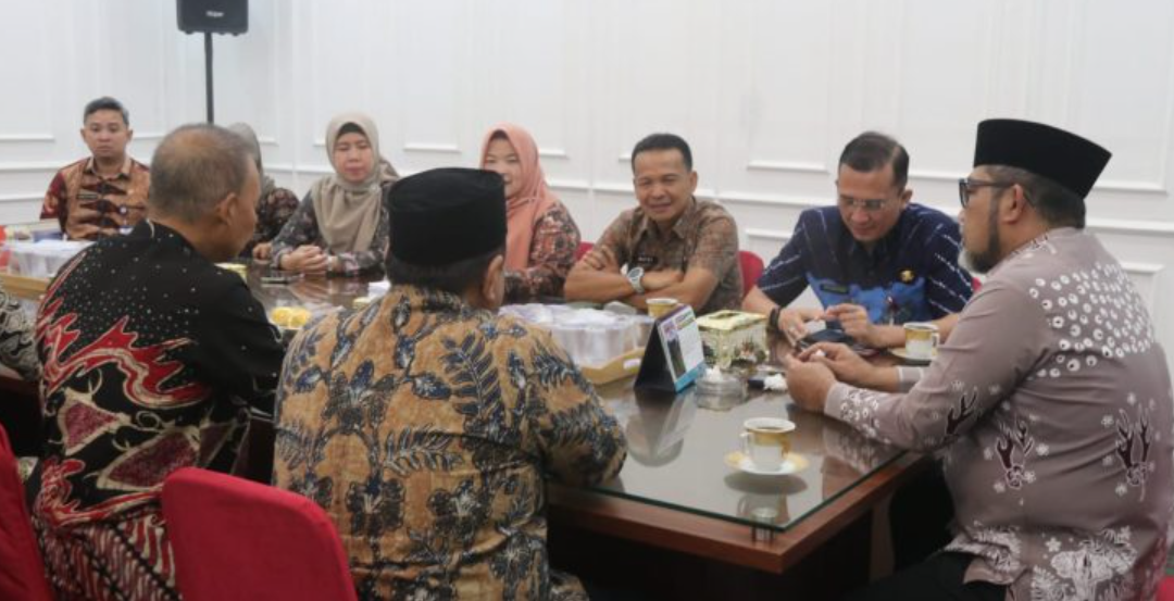 penjabat sementara (pjs) gubernur jambi dr h sudirman, sh, mh mendorong pengoptimalisasi pemanfaatan cagar budaya candi muaro jambi.