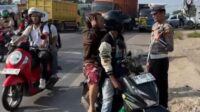 polisi resor (polres) muaro jambi menggelar operasi zebra siginjai tahun 2024 yang bertujuan untuk menciptakan dan memelihara situasi keamanan,keselamatan, ketertiban serta kelancaraan berlalu lintas.