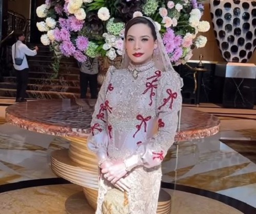 rachel maryam anggun kenakan kebaya modern