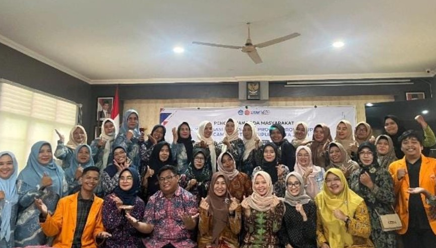 Sejumlah dosen Fakultas Ekonomi dan Bisnis, Universitas Jambi (Unja) membuat pelatihan digitalisasi pemasaran produk-produk UP2K yang ada di Kecamatan Telanaipura, Kota Jambi. Sejumlah dosen Fakultas Ekonomi dan Bisnis, Universitas Jambi (Unja) membuat pelatihan digitalisasi pemasaran produk-produk UP2K yang ada di Kecamatan Telanaipura, Kota Jambi.